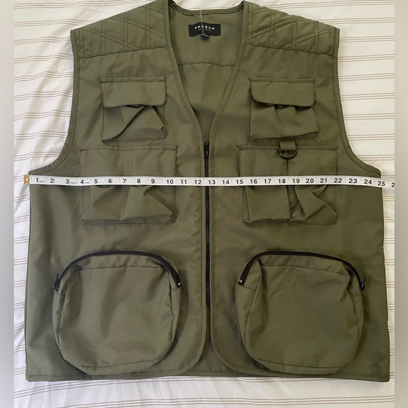 PacSun Utility Nylon Vest‎ Military Green Multi-Pocket Size Large Unisex - Picture 10 of 11